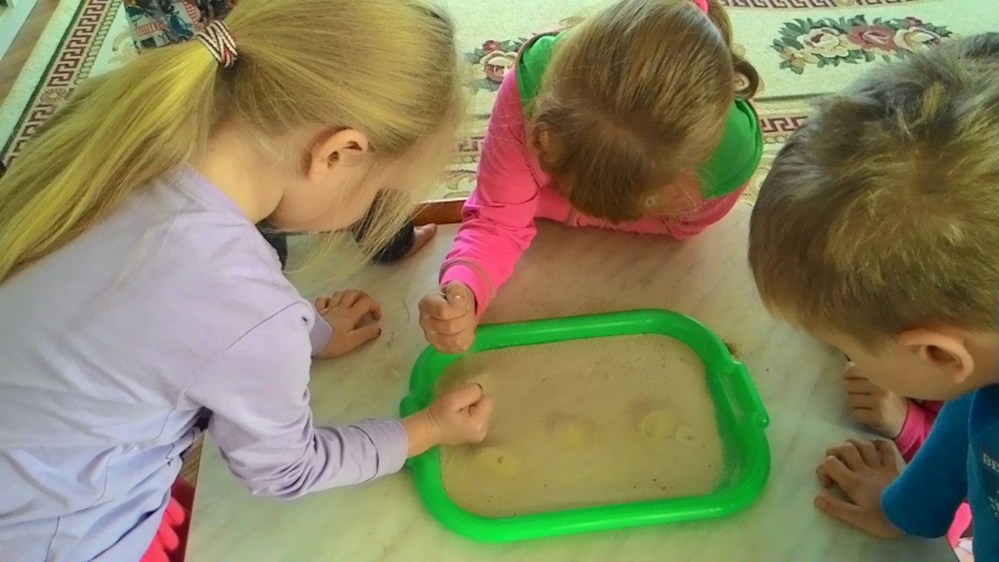 Эксперименты с детьми в детском саду. Экспериментирование с песком. Опыты с песком в детском саду. Эксперименты с песком для дошкольников. Эксперименты с водой и песком.
